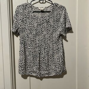 (007) Black and white shirt